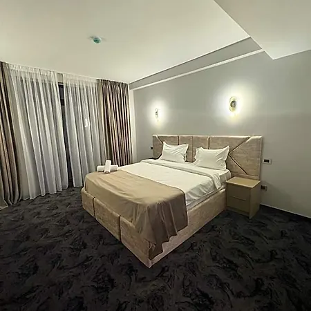 Ξενοδοχείο Black Tulip 4*